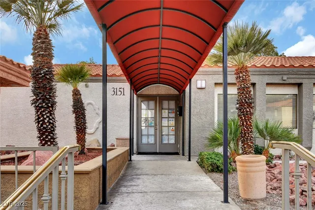 $241,900 | 3151 North Soaring Gulls Drive, Unit 2055, Las Vegas, NV 89128
