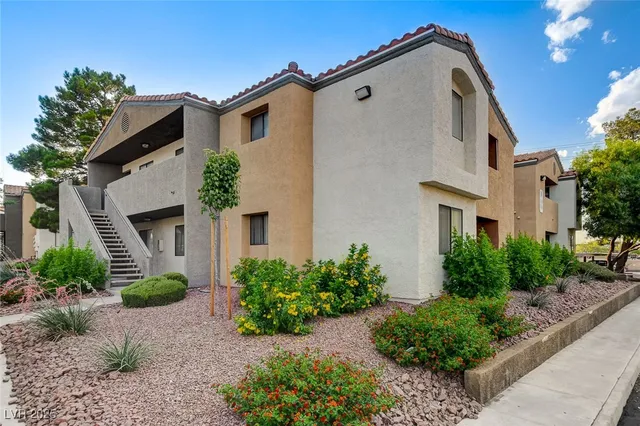 $241,900 | 3151 North Soaring Gulls Drive, Unit 2055, Las Vegas, NV 89128