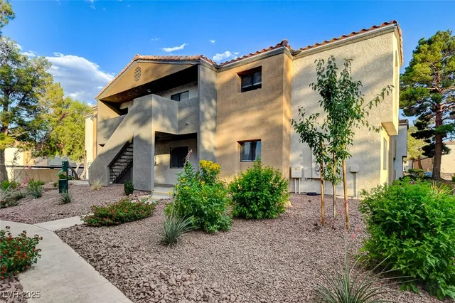 $241,900 | 3151 North Soaring Gulls Drive, Unit 2055, Las Vegas, NV 89128