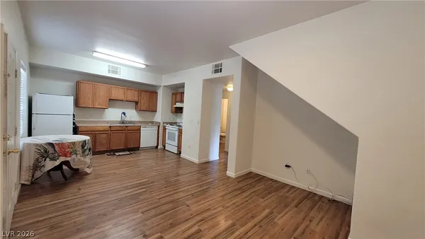 $1,400 | 2151 Hussium Hills Street, Unit 104, Las Vegas, NV 89108