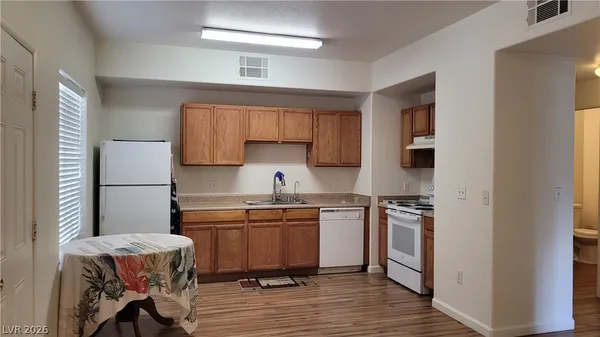 $1,400 | 2151 Hussium Hills Street, Unit 104, Las Vegas, NV 89108