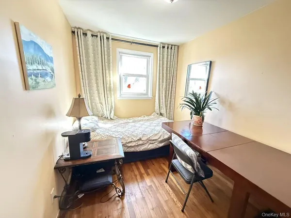 $918,000 | 47-45 Oceania Street | Bayside