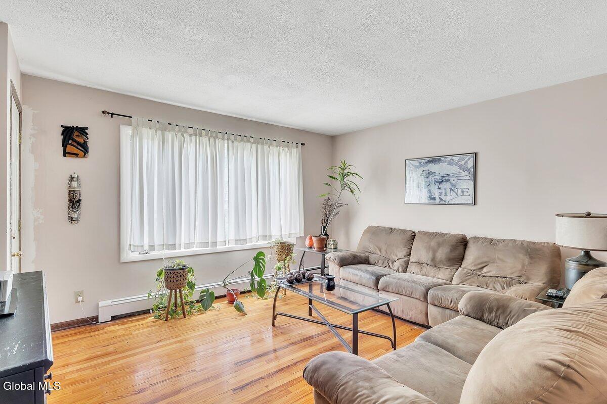 162 Consaul Road Colonie, NY 12205 - Photo 5 of 38 162 Consaul Rd-7
