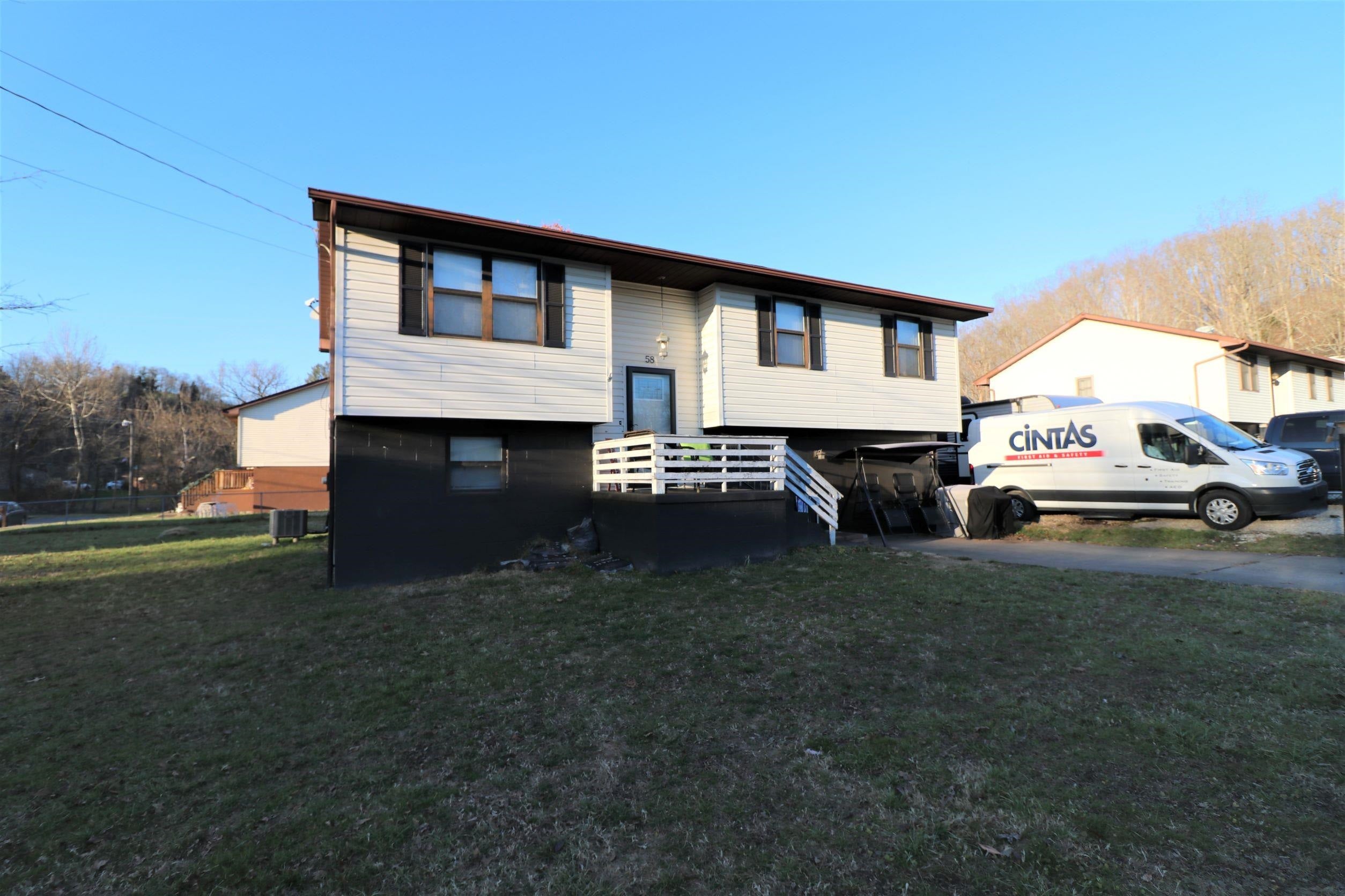 521 Lynn Road Kenova, WV 25530 - Photo 1 of 19 Gallery Image 1