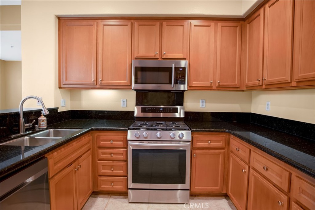 26 St Mays Road Ladera Ranch, CA 92694 - Photo 9 of 39 Gallery Image 9