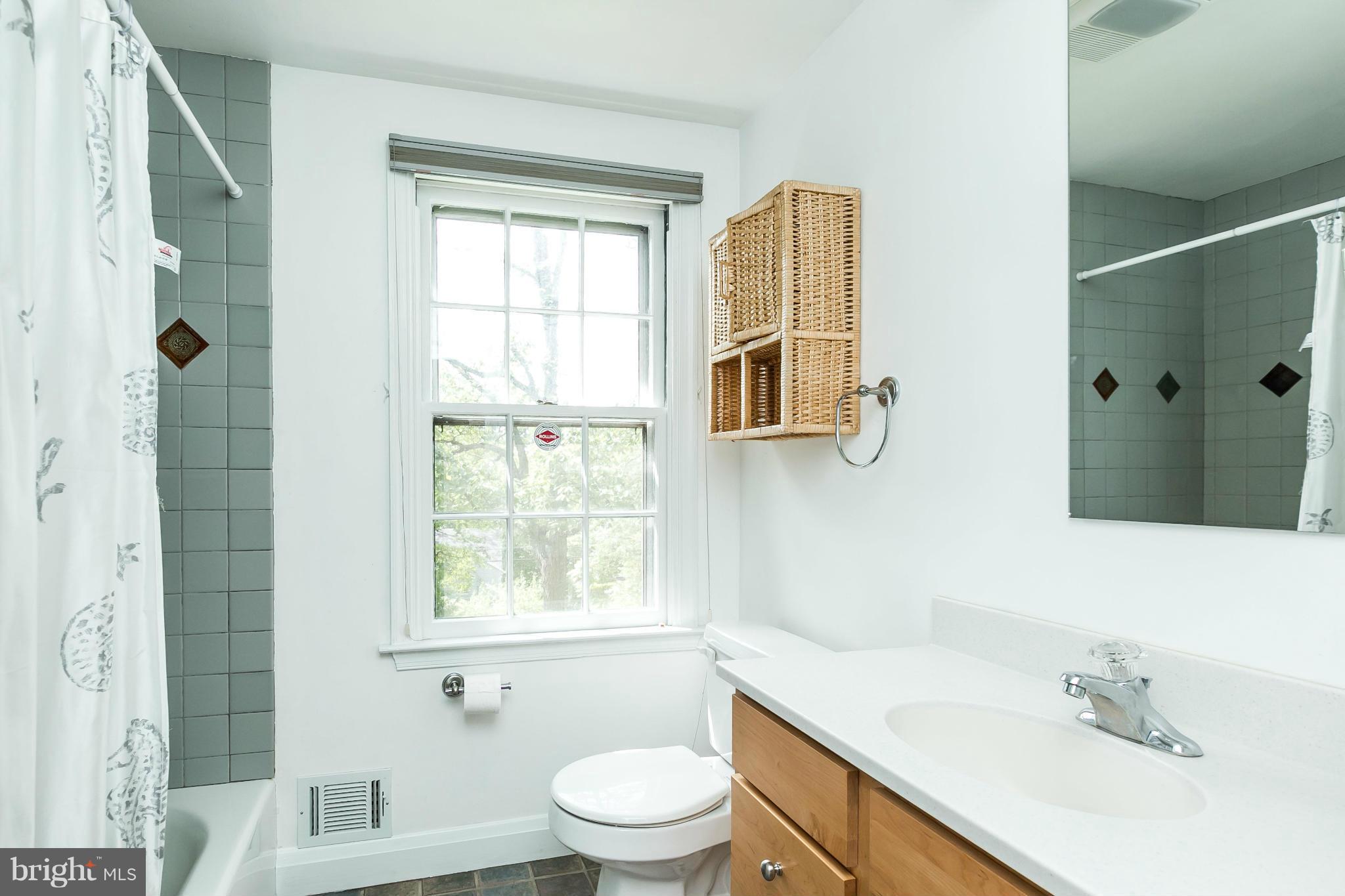 1217 Southview Road Baltimore, MD 21218 - Photo 19 of 29 Bath