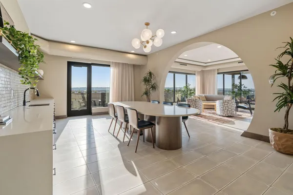 $3,789 | 470 Lexington Parkway South, Unit 518, St. Paul, MN 55105