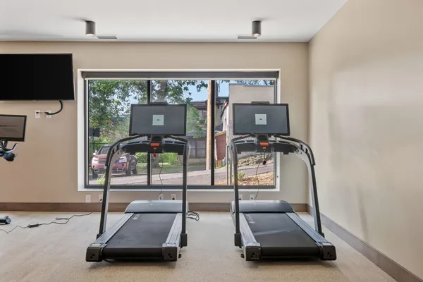 $3,789 | 470 Lexington Parkway South, Unit 518, St. Paul, MN 55105