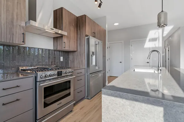 $3,789 | 470 Lexington Parkway South, Unit 518, St. Paul, MN 55105