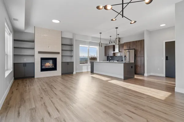 $3,789 | 470 Lexington Parkway South, Unit 518, St. Paul, MN 55105