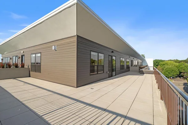 $3,789 | 470 Lexington Parkway South, Unit 518, St. Paul, MN 55105