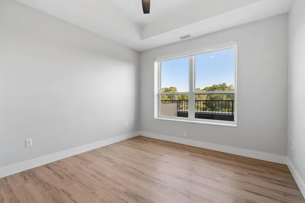 $3,789 | 470 Lexington Parkway South, Unit 518, St. Paul, MN 55105