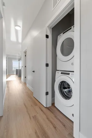 $3,789 | 470 Lexington Parkway South, Unit 518, St. Paul, MN 55105