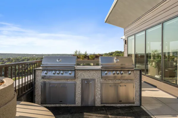 $3,789 | 470 Lexington Parkway South, Unit 518, St. Paul, MN 55105