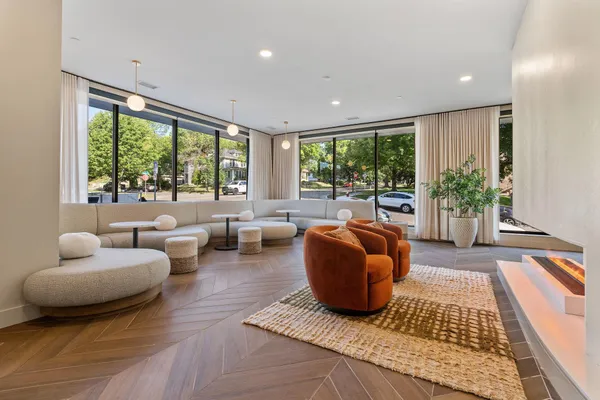 $3,789 | 470 Lexington Parkway South, Unit 518, St. Paul, MN 55105