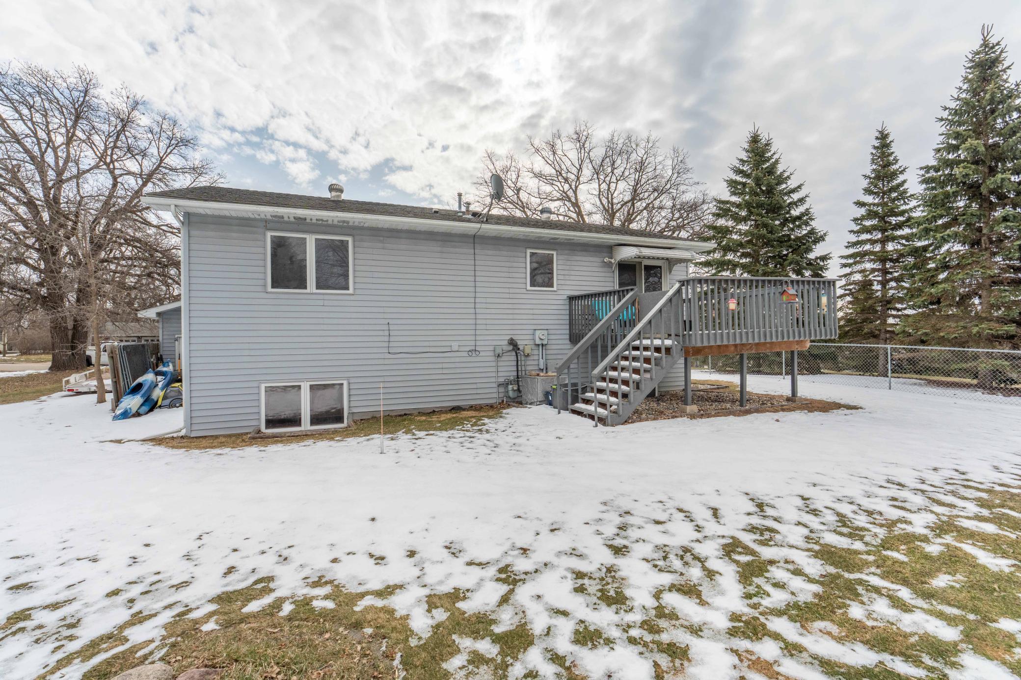 517 Springen Avenue Fergus Falls, MN 56537 - Photo 10 of 58