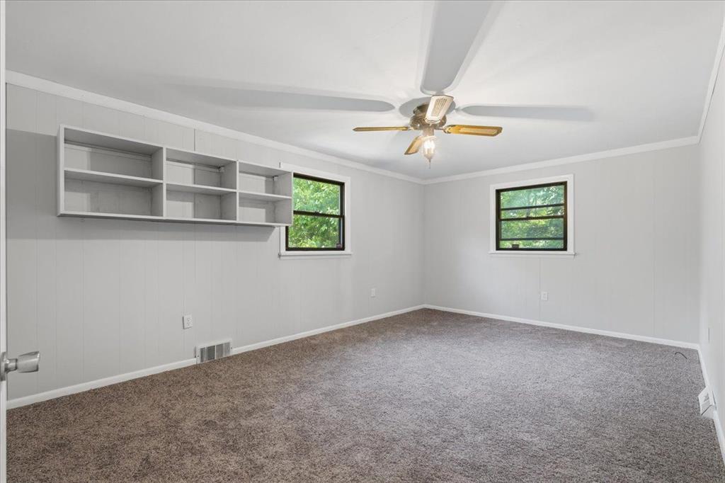 216 Magill Road Zelienople, PA 16063 - Photo 9 of 32