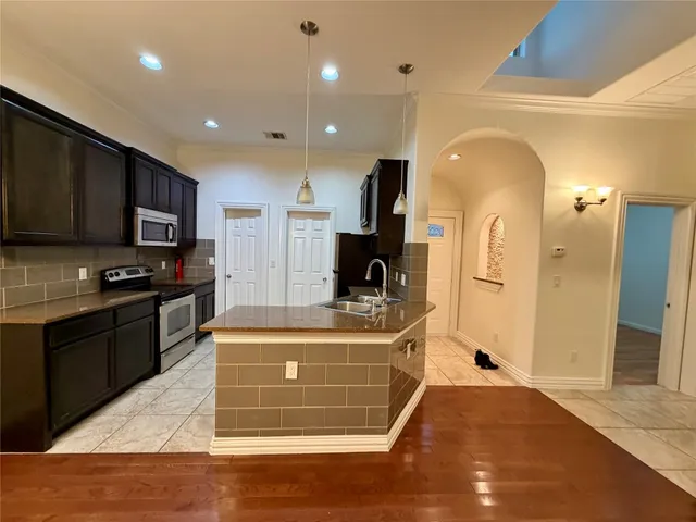 $1,550 | 398 Mesa Drive, Unit C, Del Valle, TX 78617