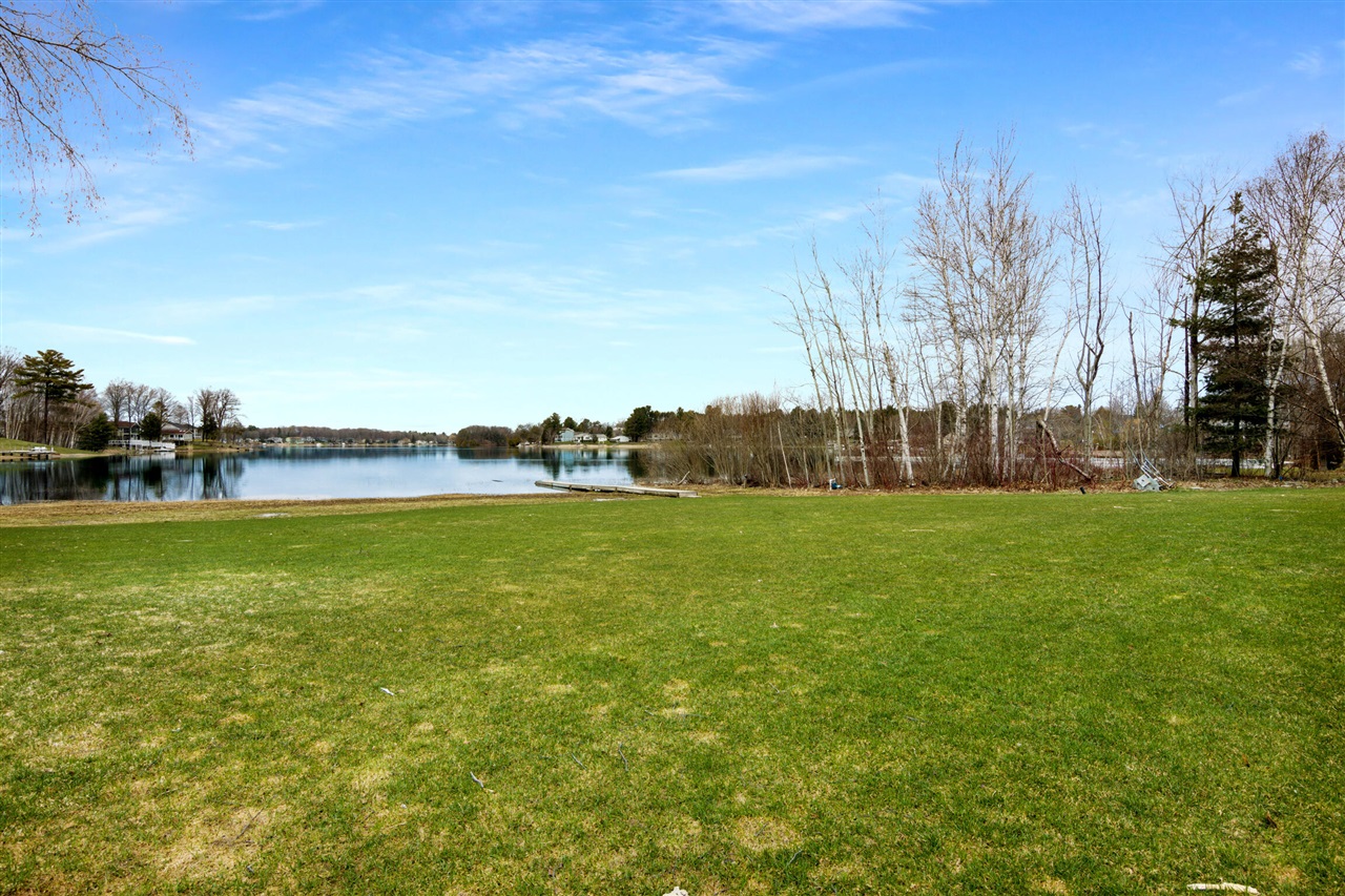 504 South East Silver Lake Road Traverse City, MI 49685 - Photo 4 of 72