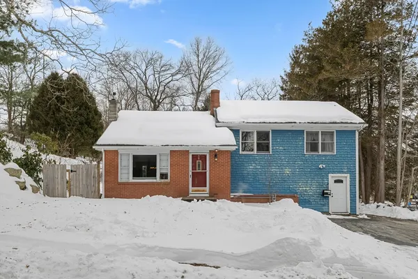$460,000 | 79 High Street, Uxbridge, MA 01569