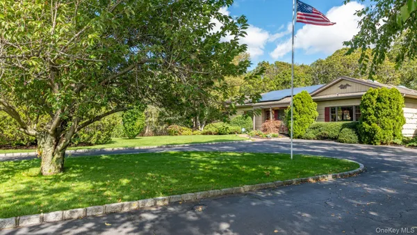 $825,000 | 254 Meeting House Creek Road, Aquebogue, NY 11901
