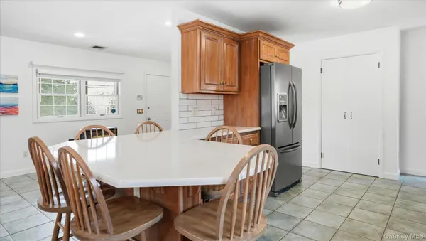 $825,000 | 254 Meeting House Creek Road, Aquebogue, NY 11901