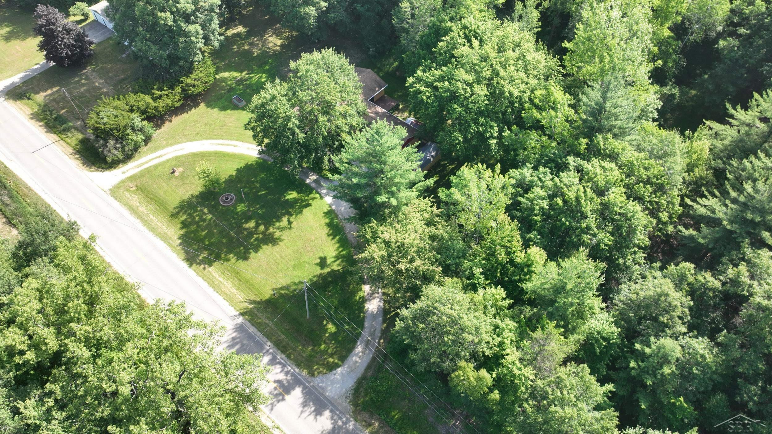 549 South 8 Mile Road Midland, MI 48640 - Photo 15 of 55 50213614-973e9b5e-4784-4ff9-85aa-8c0d69a786d4.JPG