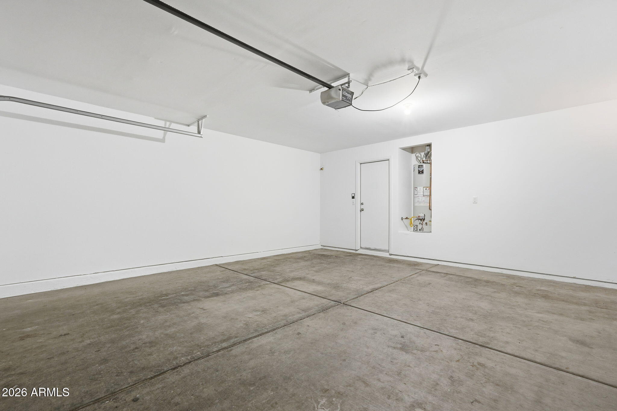 211 East Valley View Drive Phoenix, AZ 85042 - Photo 35 of 47 a view of an empty room