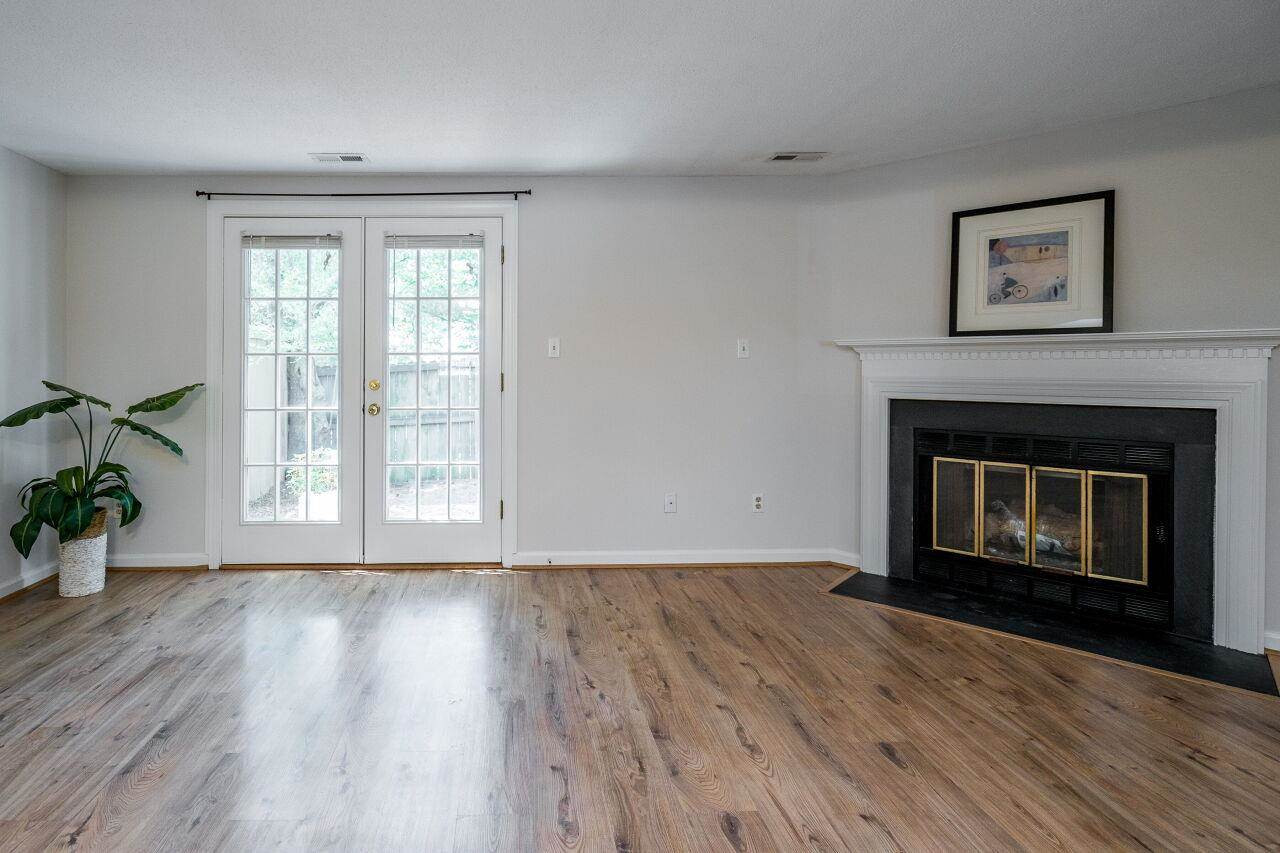 4331 Halliwell Drive Raleigh, NC 27606 - Photo 4 of 24 Living Room