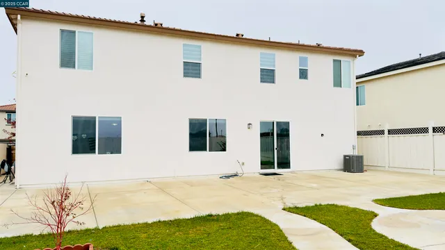 a view of a living room