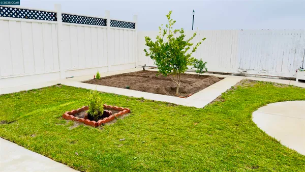a view of a house with outdoor space