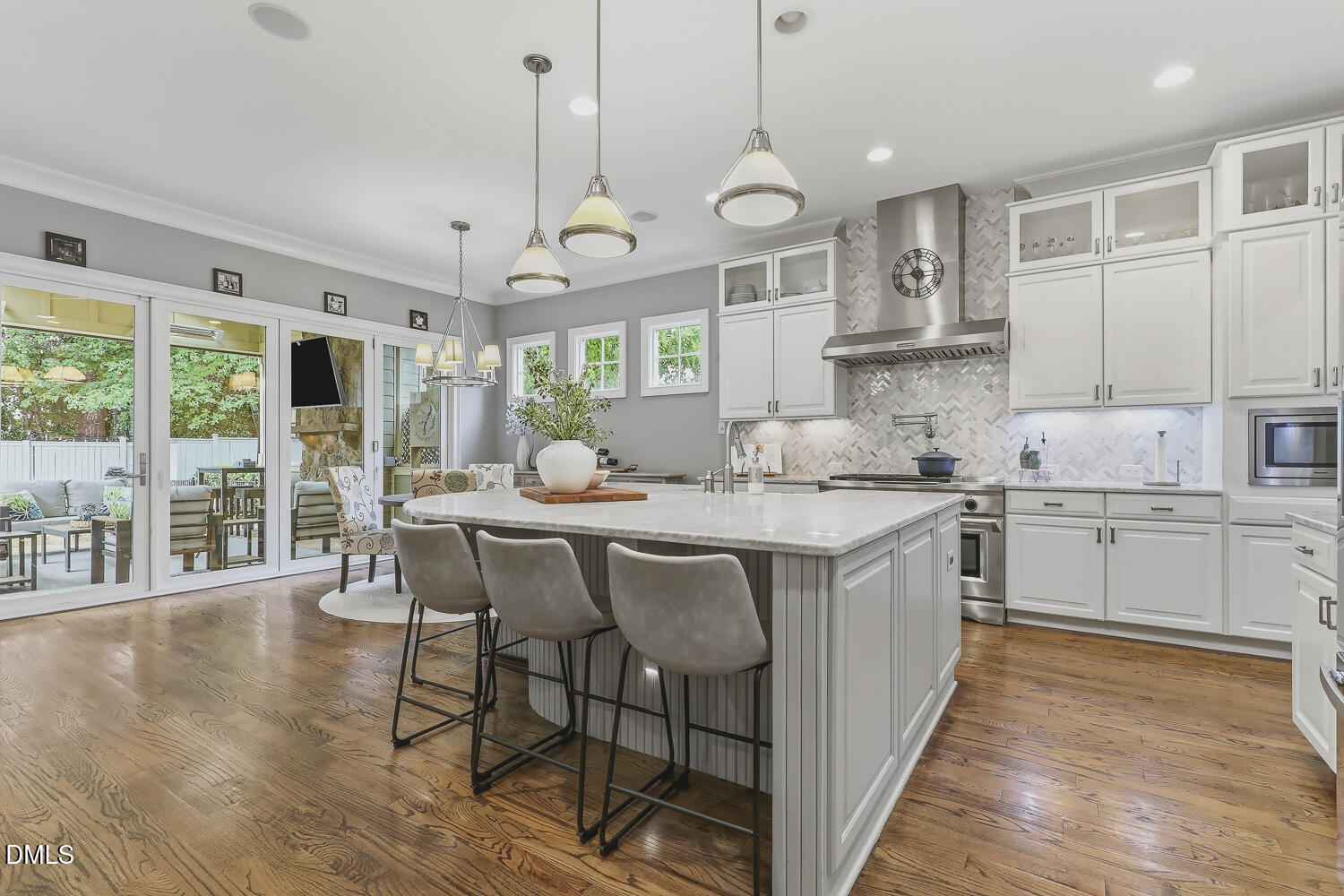 3709 Rolston Drive Raleigh, NC 27609 - Photo 15 of 91 023