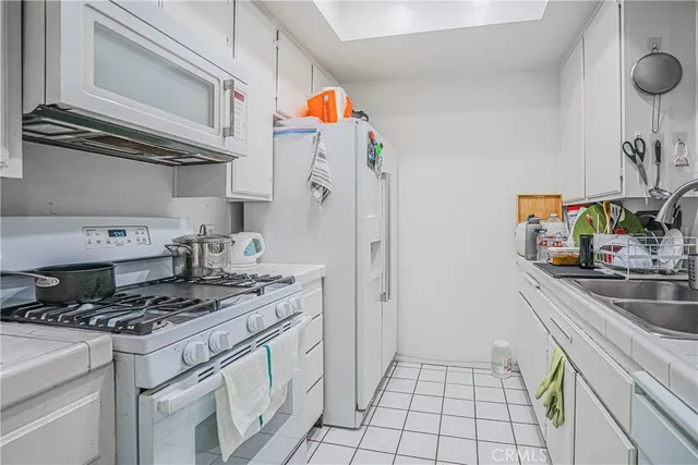 $549,000 | 525 South Berendo Street, Unit 314, Los Angeles, CA 90020