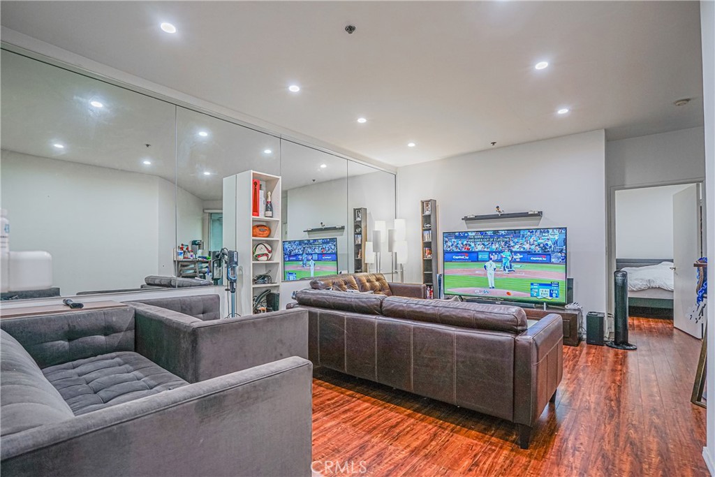 525 South Berendo Street, Unit 314 Los Angeles, CA 90020 - Photo 12 of 21