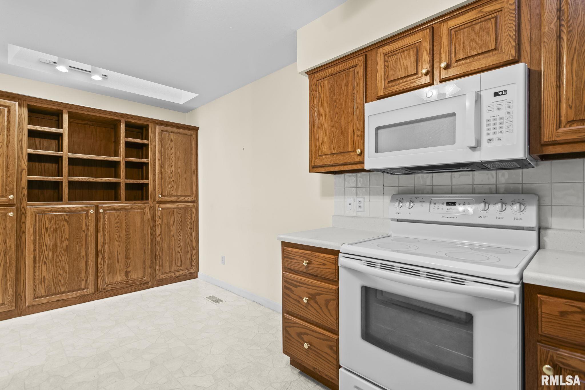 2151 South Imboden Place Decatur, IL 62521 - Photo 16 of 40