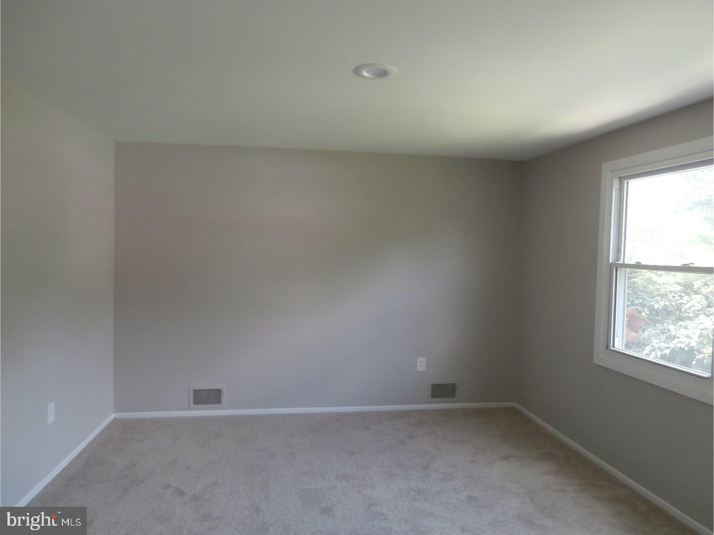 12 Hasting Lane Willingboro, NJ 08046 - Photo 11 of 13 an empty room with a window