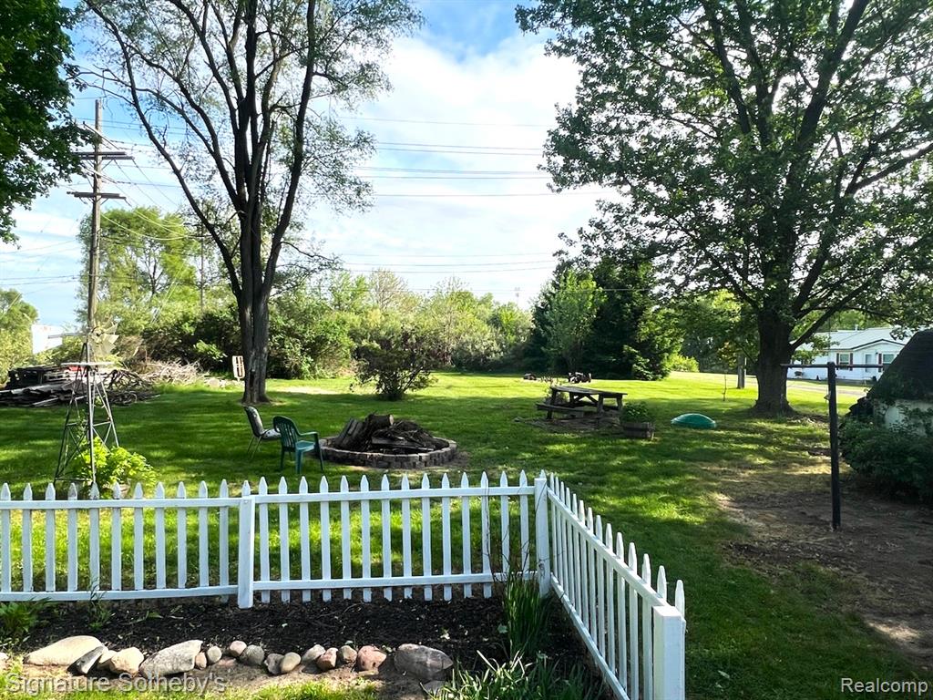 118 Daley Road Lapeer, MI 48446 - Photo 27 of 31