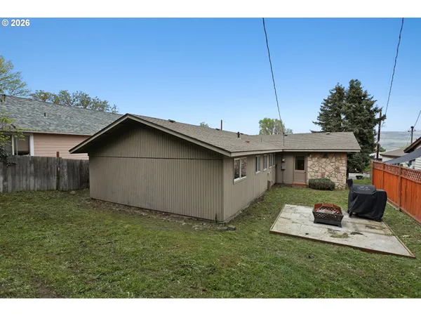 $399,900 | 1408 East 15th Street, The Dalles, OR 97058