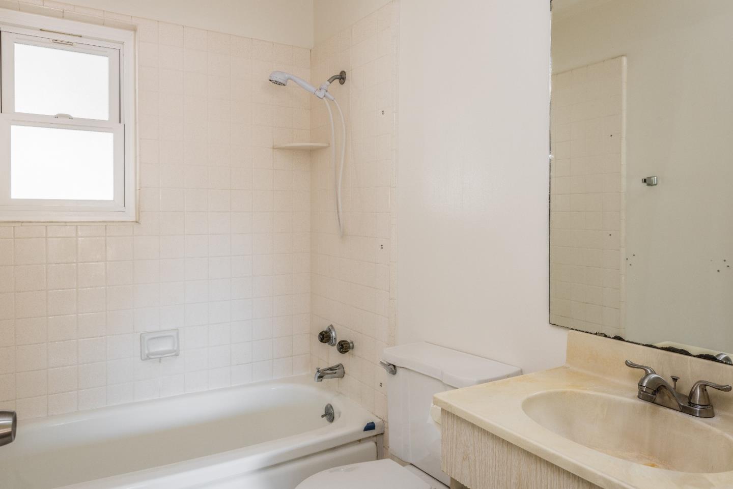 320 Boronda Road Salinas, CA 93907 - Photo 15 of 23 Gallery Image 15