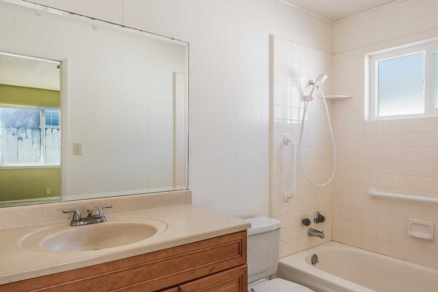 320 Boronda Road Salinas, CA 93907 - Photo 19 of 23 Gallery Image 19