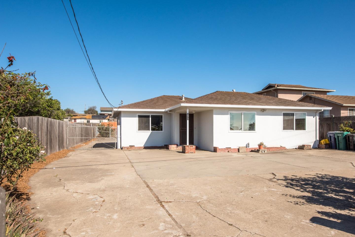 320 Boronda Road Salinas, CA 93907 - Photo 2 of 23 Gallery Image 2