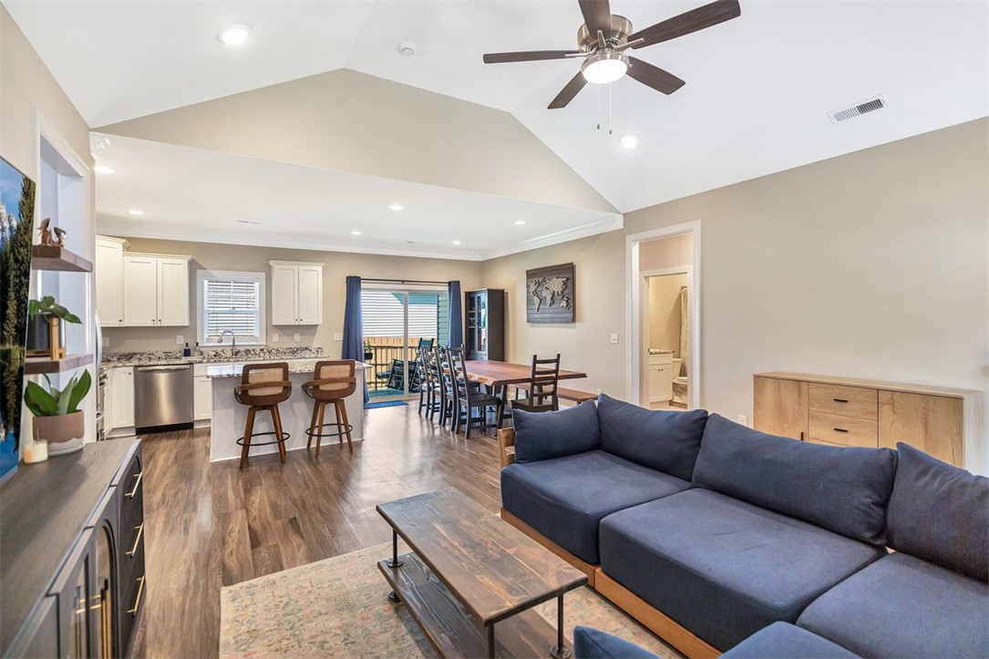 415 Thompson Street Pendleton, SC 29670 - Photo 14 of 36