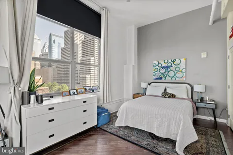 $550,000 | 2200-28 Arch Street, Unit 804, Philadelphia, PA 19103