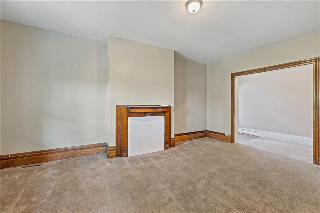 106 Richbarn Road Pittsburgh, PA 15212 - Photo 8 of 25 Gallery Image 8