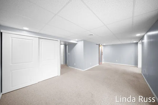 $320,000 | 2440 East Collier Avenue Southeast, Grand Rapids, MI 49546