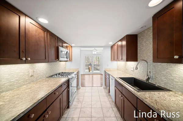 $320,000 | 2440 East Collier Avenue Southeast, Grand Rapids, MI 49546