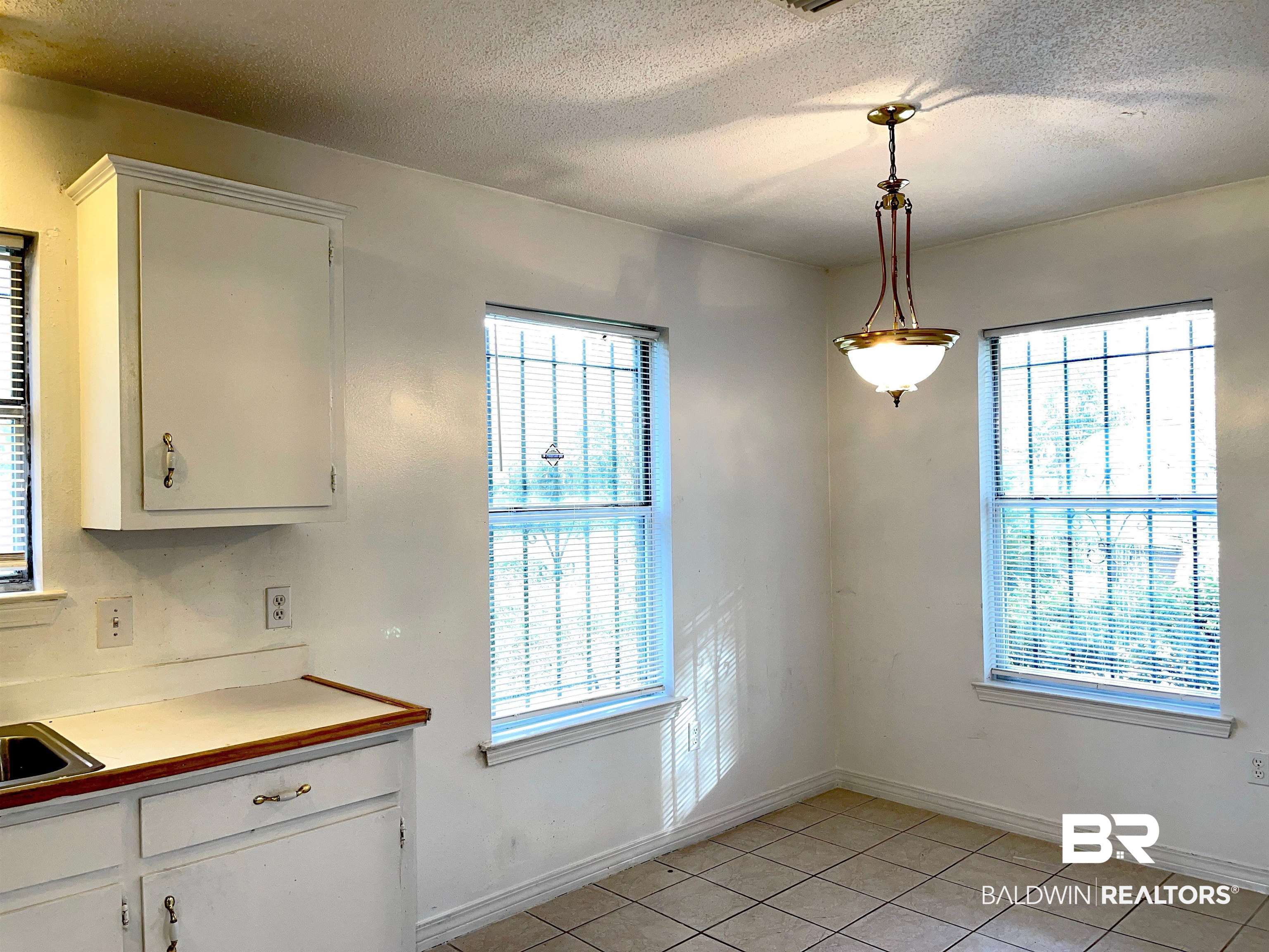 1756 Sligo Street Mobile, AL 36605 - Photo 4 of 27