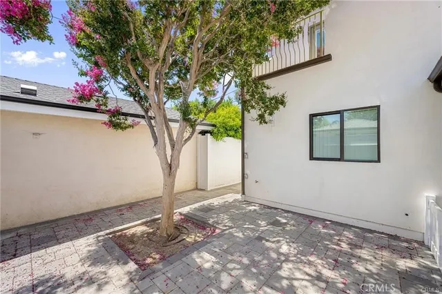 $4,400 | 13908 Collins Street, Sherman Oaks, CA 91401