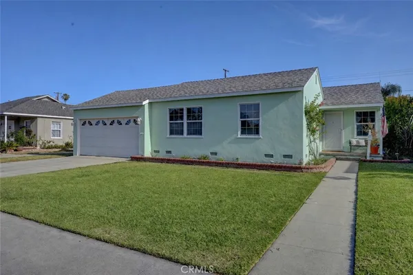 $900,000 | 2101 West Ash Avenue, Fullerton, CA 92833