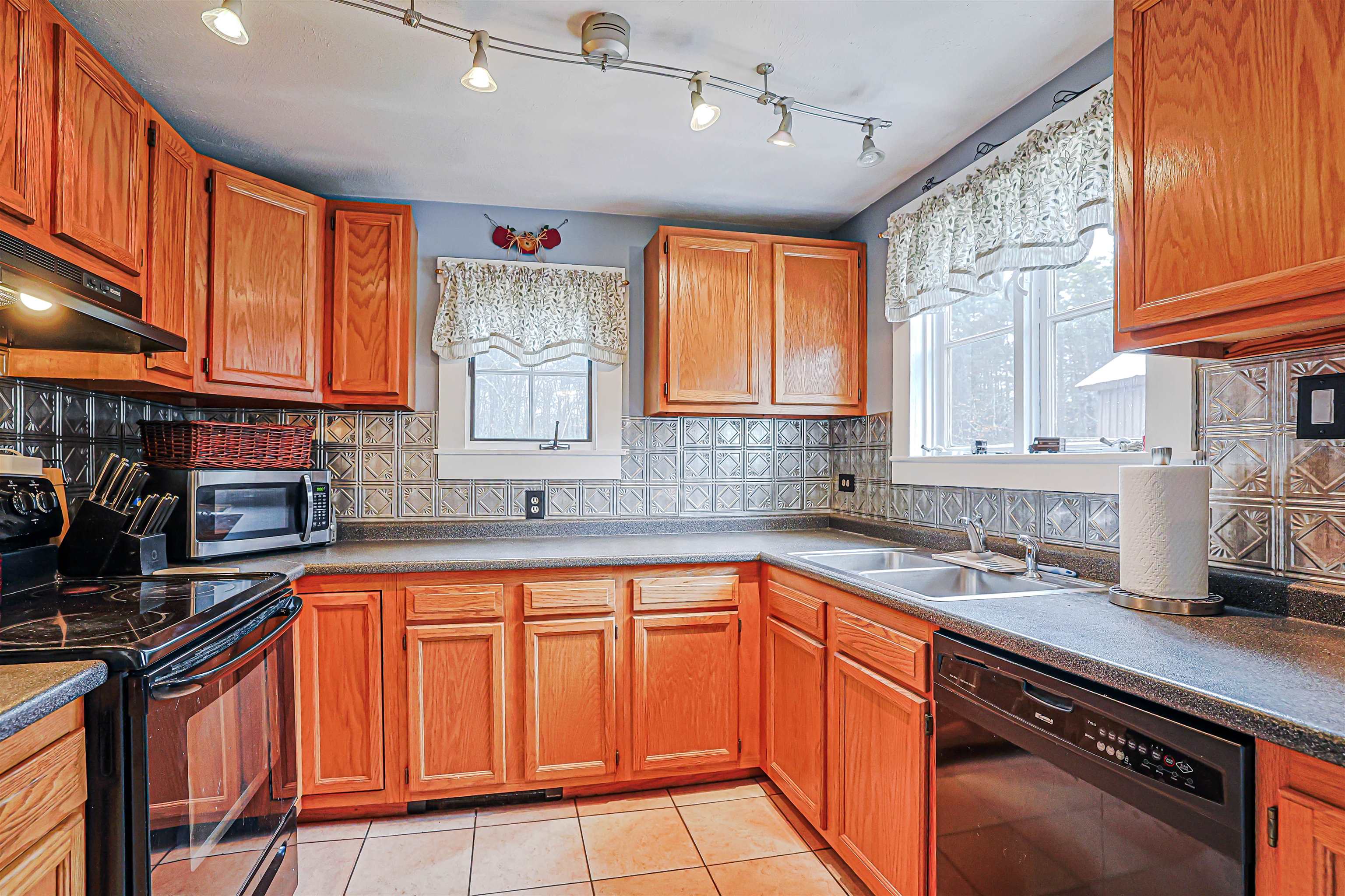 11 Wilson Hill Road Merrimack, NH 03054 - Photo 17 of 37